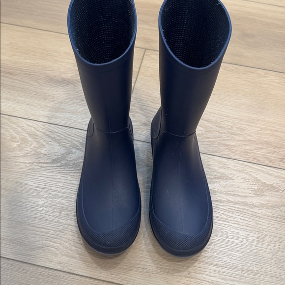 Boys Cat & Jack Rain boots. Used. Size 2Y. Color Blue. - Picture 2 of 10